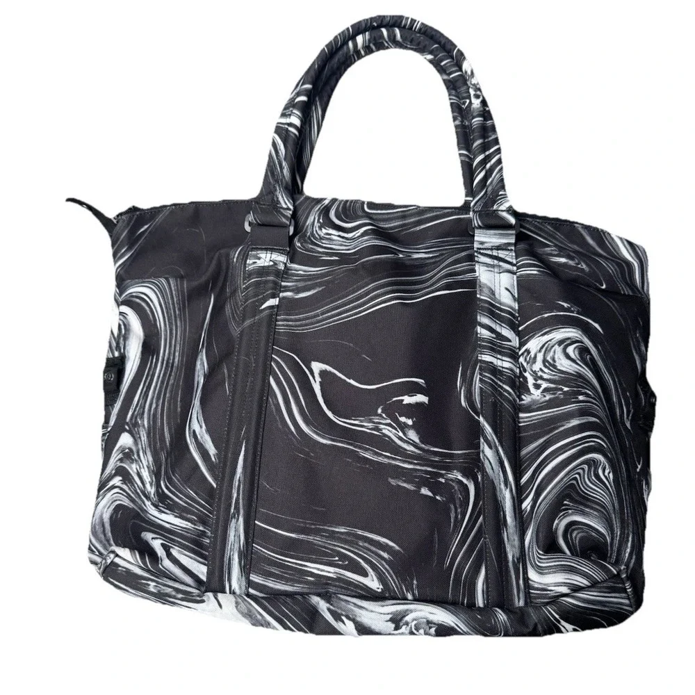 Herschel‎ Supply Company Strand Paint Pour Black Duffle Bag Diaper Gym Travel